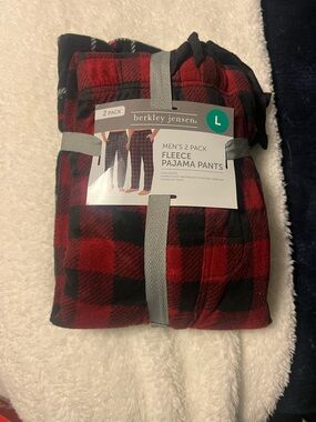 berkley jensen Men’s Red and Black Fleece Pajama Pants - Large